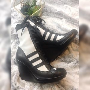 Adidas Jeremy Scott Designers boots （size 6)